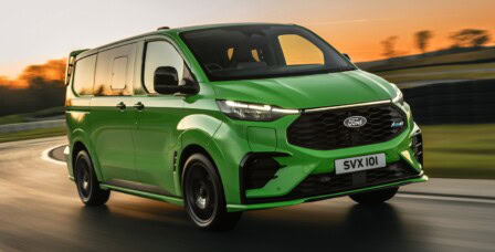 Ford Transit MS-RT in der Farbe mean green