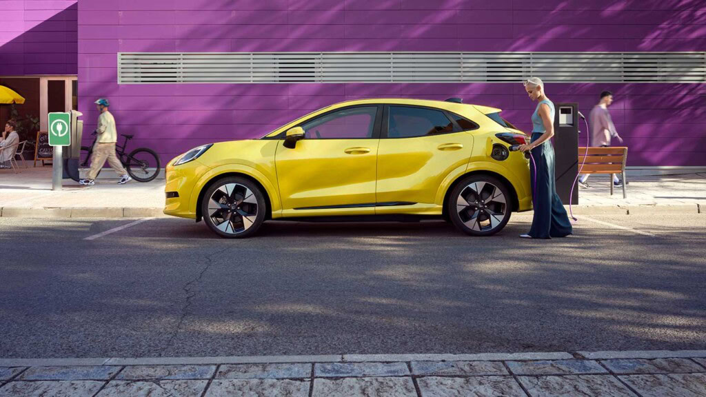 Ford Puma Gen-E an der Ladestation