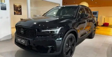 Volvo XC 40 Black Edition front