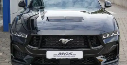 Ford Mustang V8 Front