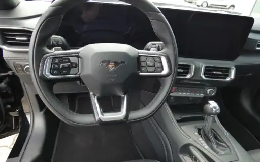 Ford Mustang V8 Cockpit