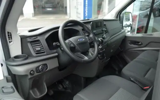 Cockpit Ford Transit mit Service Line