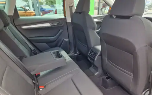 Skoda Karoq Beifahrerseite Rücksitze Einstieg