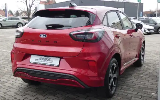Ford Puma ST-Line in Rot Heckansicht