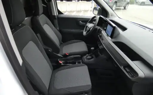 Ford Transit Courier Beifahrerseite